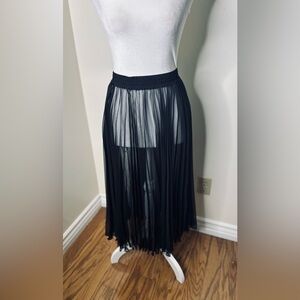 Tapemeasure New York pleated Sheer Skirt  size medium